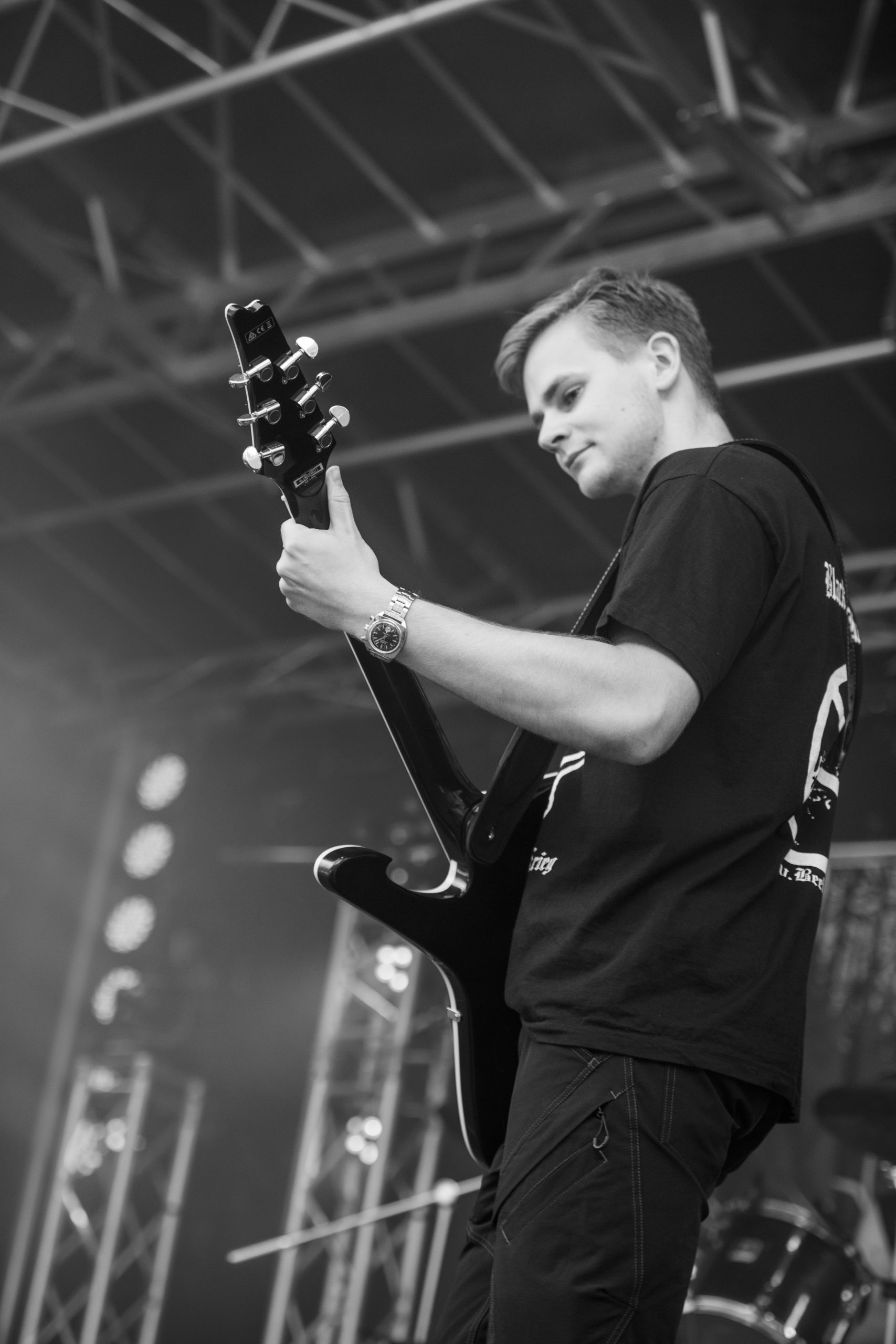 Leon, Rhythmusgitarre bei HKSPK